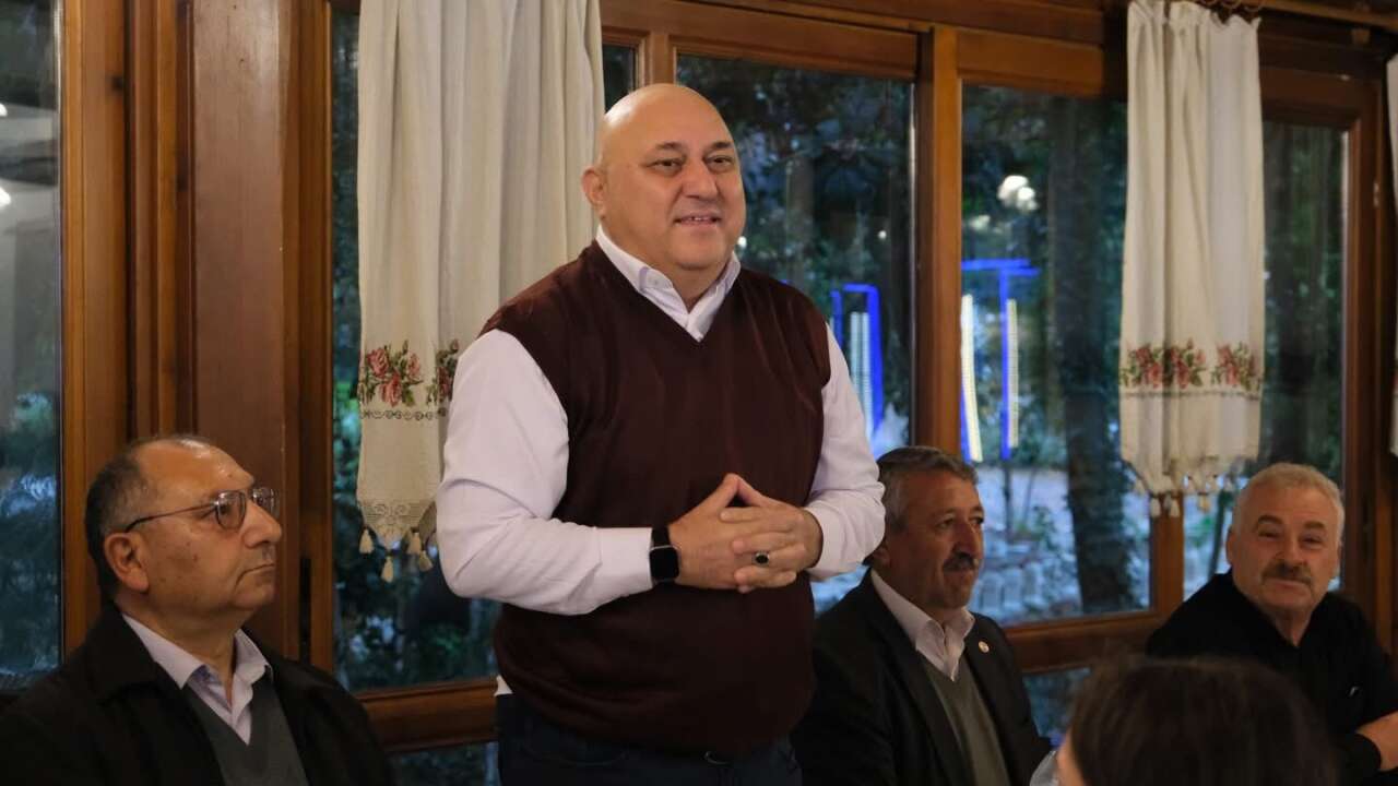 Başkan Günay’dan MY Bozüyükspor Salon Hokeyi Kız Takımına Moral Ziyareti 2